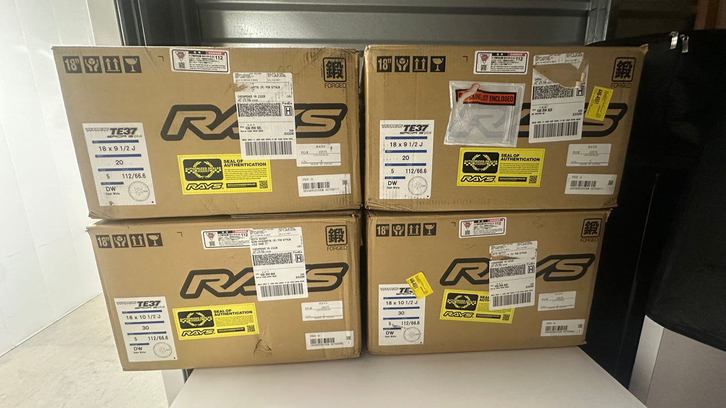 IN STOCK - Volk TE37 Saga S-Plus Dash White 5x112 18x9.5 +20 / 18x10.5 +30